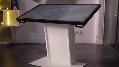 This 49" tactile table can be used alone or synchronized with an hologram or a screen